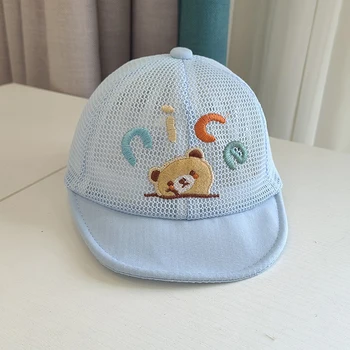 Бейсбольная кепка из сетчатого материала для мальчиков и девочек 0-12 м, летняя Солнцезащитная кепка с вышивкой Мультяшного Медведя, сетчатая кепка-козырек регулируемого размера