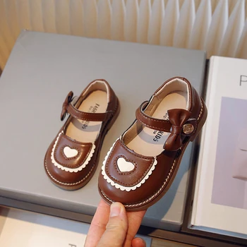 2023 Новая простая нескользящая детская кожаная обувь из искусственной кожи с кружевом, подходящая по цвету Мягкая повседневная обувь для девочек, нескользящая обувь принцессы Simple